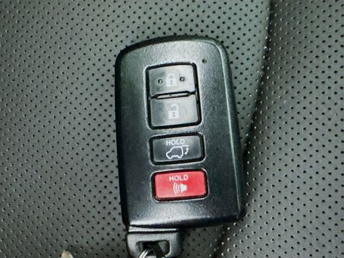 Used 2018 Chevrolet Equinox Premier image 40