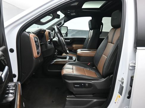 Used 2022 Chevrolet Silverado 2500 High Country w/ Safety Package II image 12