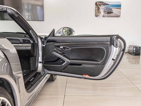 Used 2017 Porsche 911 Turbo S image 36