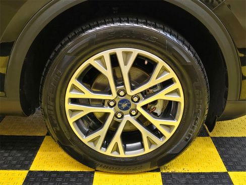 Used 2021 Ford Escape SEL image 10