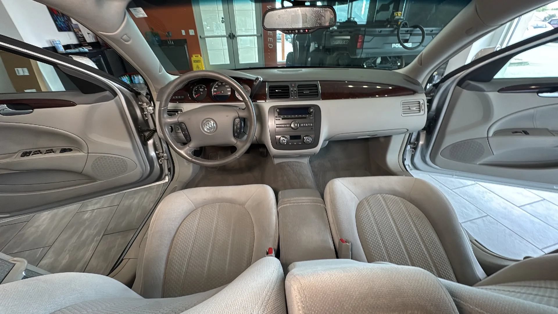 Used 2010 Buick Lucerne CX FWD image 43