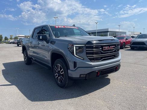 Used 2025 GMC Sierra 1500 AT4 w/ AT4 Premium Package AWD/4WD image 4