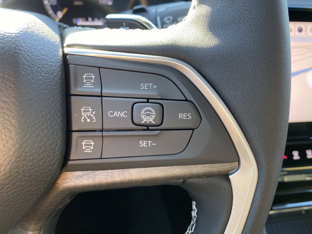 New 2027 Jeep Grand Cherokee Limited AWD/4WD image 15