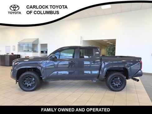 Used 2025 Toyota Tacoma SR5 image 1