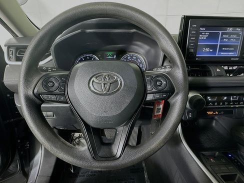 Used 2022 Toyota RAV4 LE image 15