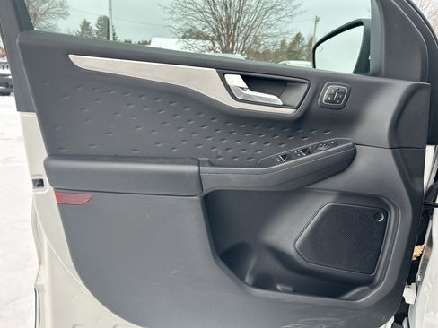 Used 2020 Ford Escape SEL image 12