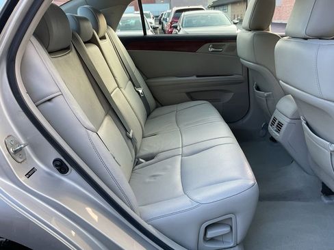 Used 2012 Toyota Avalon Limited image 26