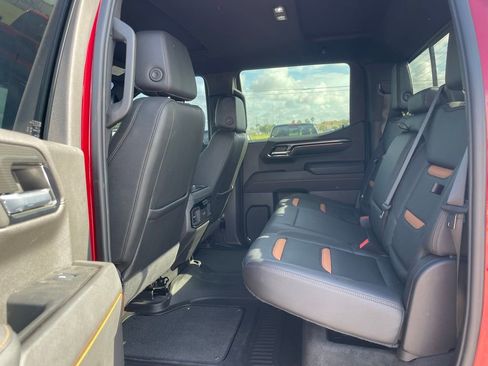 Used 2024 GMC Sierra 1500 AT4 w/ AT4 Preferred Package AWD/4WD image 16