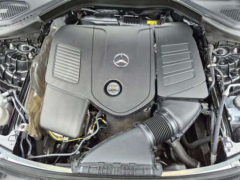 Certified 2025 Mercedes-Benz GLC 300 4MATIC image 34