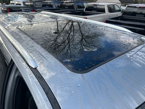 New 2026 Chevrolet Suburban Premier image 28