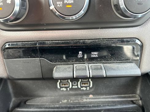Used 2022 RAM 1500 Big Horn AWD/4WD image 31