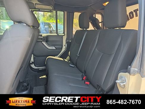 Used 2017 Jeep Wrangler Unlimited Sport w/ Quick Order Package 24S AWD/4WD image 11