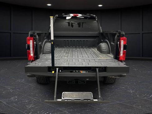 Used 2024 Ford F250 Lariat w/ Lariat Ultimate Package AWD/4WD image 9