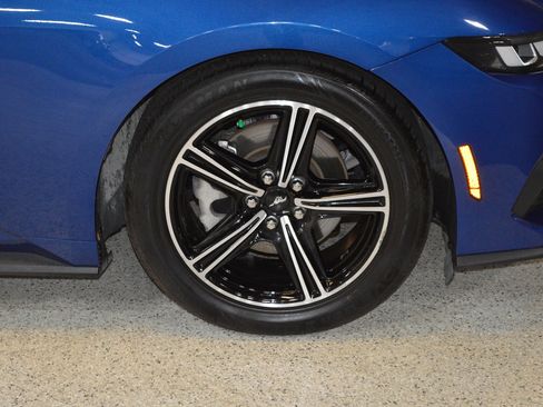 Used 2024 Ford Mustang Premium image 8