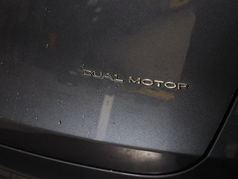 Used 2022 Tesla Model Y Long Range image 42