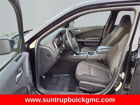 Used 2022 Dodge Charger SXT image 11