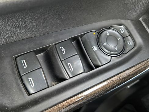 Used 2021 Chevrolet Silverado 1500 LT Trail Boss w/ Convenience Package II image 17