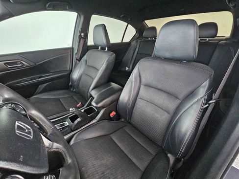 Used 2017 Honda Accord Sport image 21