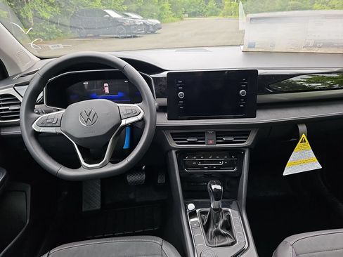 New 2026 Volkswagen Taos SE AWD/4WD image 11
