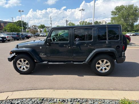 Used 2017 Jeep Wrangler Unlimited Sahara w/ Max Tow Package AWD/4WD image 10