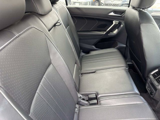 Certified 2023 Volkswagen Tiguan SE R-Line FWD image 28