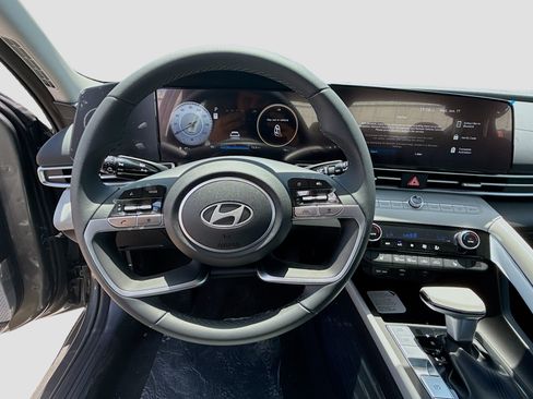 New 2026 Hyundai Elantra Limited FWD image 8