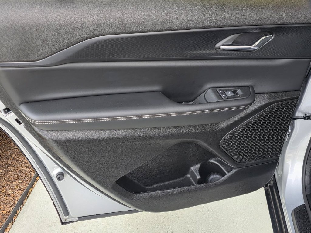 Used 2025 Jeep Grand Cherokee L Altitude RWD image 33