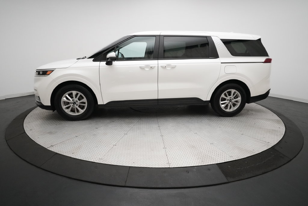 Used 2024 Kia Carnival LX FWD image 24