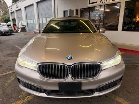 Used 2016 BMW 750i xDrive image 2