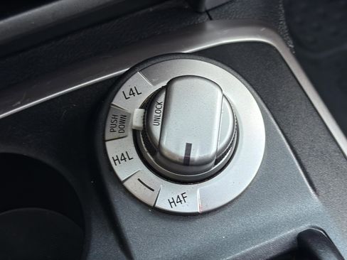 Used 2018 Toyota 4Runner Limited AWD/4WD image 41