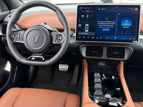 New 2025 VinFast VF 8 Plus AWD/4WD image 19