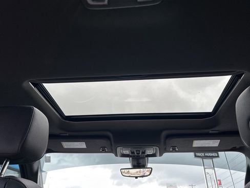 Used 2022 GMC Sierra 3500 Denali w/ Denali Ultimate Package image 16