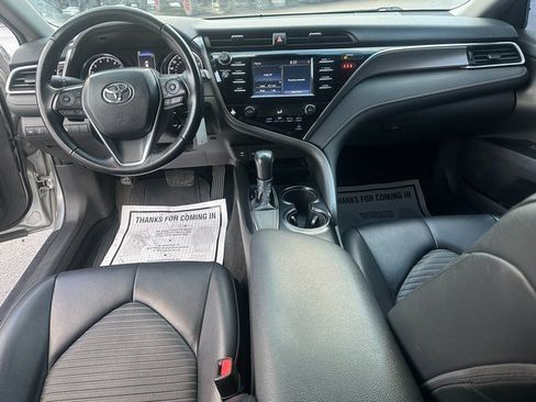Used 2018 Toyota Camry SE image 18