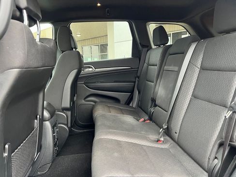 Used 2020 Jeep Grand Cherokee Laredo w/ Security & Convenience Group RWD image 11