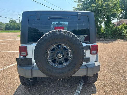 Used 2013 Jeep Wrangler Sport AWD/4WD image 6