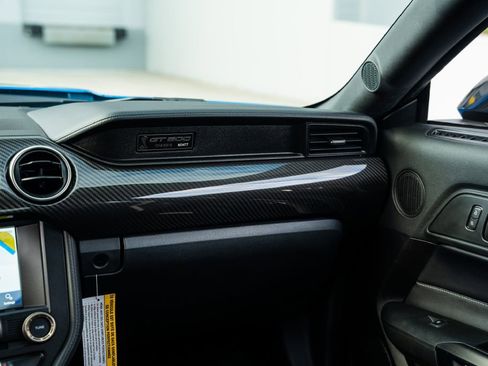 Used 2021 Ford Mustang Shelby GT500 w/ Carbon Fiber Track Pack image 35