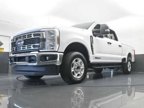 Used 2025 Ford F250 XLT image 59