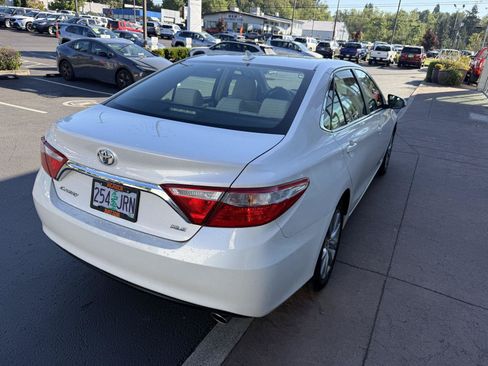 Used 2017 Toyota Camry XLE FWD image 5