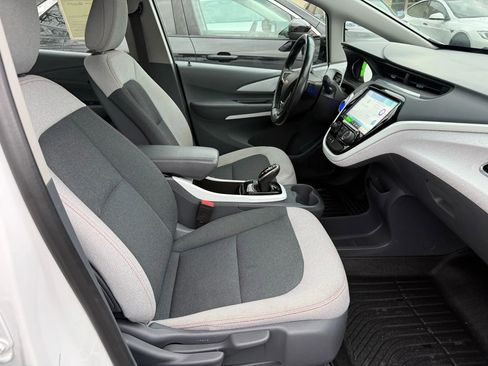 Used 2020 Chevrolet Bolt LT image 23