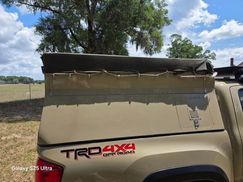 Used 2017 Toyota Tacoma TRD Off-Road w/ Tow Package (A/T) AWD/4WD image 7