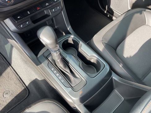 Used 2022 GMC Canyon AT4 image 16