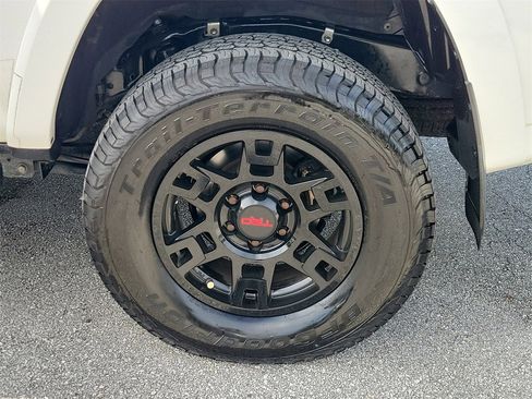 Used 2019 Toyota 4Runner TRD Off-Road Premium image 5