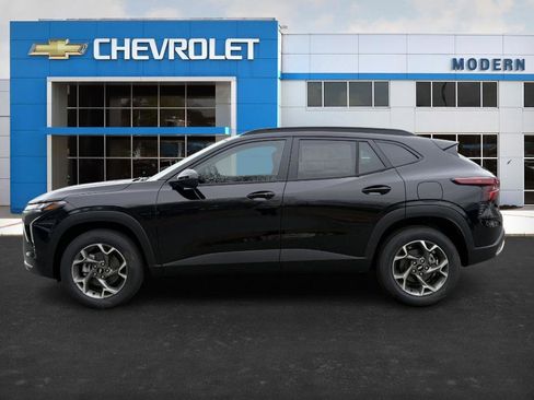 New 2026 Chevrolet Trax LT w/ LT Convenience Package image 2