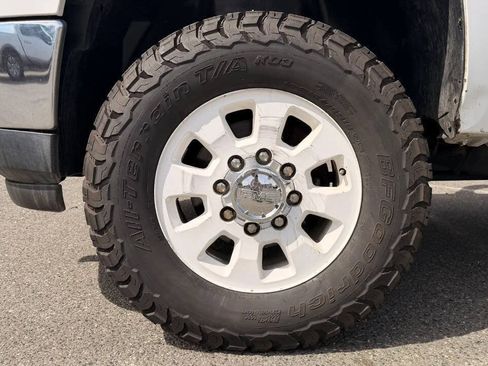 Used 2011 GMC Sierra 2500 SLE AWD/4WD image 9