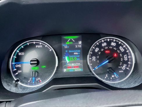 Used 2022 Toyota RAV4 XLE image 25