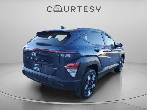 Used 2025 Hyundai Kona SEL image 5