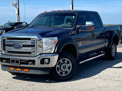 Used 2016 Ford F250 XLT w/ XLT Premium Package AWD/4WD image 7