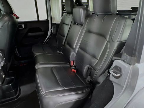 Used 2019 Jeep Wrangler Unlimited Sahara w/ Cold Weather Group image 24