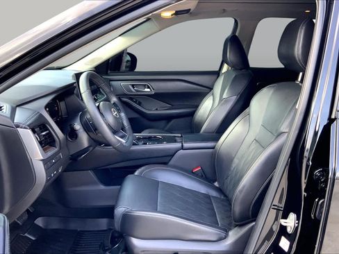 Used 2024 Nissan Rogue Platinum FWD image 8
