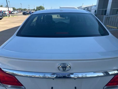 Used 2011 Toyota Avalon Limited FWD image 28